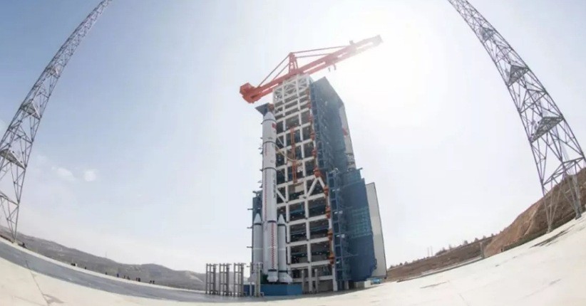 Usai Peluncuran yang Sukses, Badan Roket China Pecah di Orbit