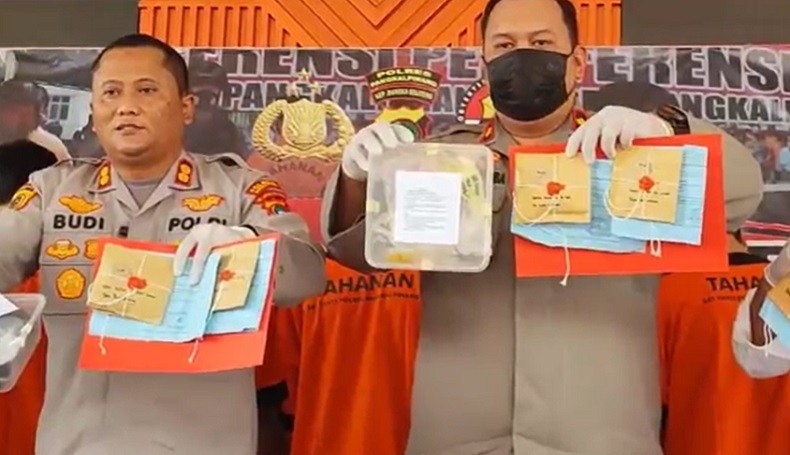2 Oknum Satpol PP Pangkalpinang Pengedar Sabu Ditangkap Polisi    
