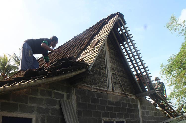 Diterjang Angin Kencang, 25 Rumah Warga Ketunggeng Magelang Rusak 