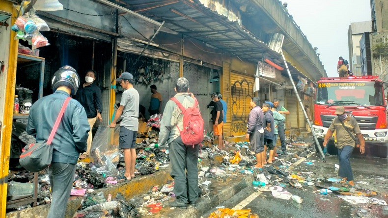 Ratapan Pedagang Pasar Asemka yang Kiosnya Terbakar: Sudah Habis Semua