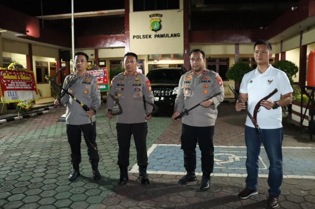 Ringkus Geng Remaja di Pamulang, Polisi Sita Samurai hingga Air Keras untuk Tawuran