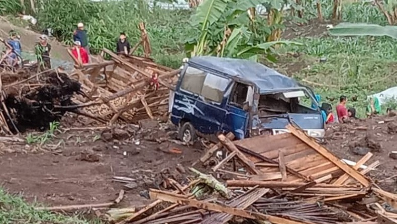 Sungai Cikawah Meluap, 2 Kampung di Pangatikan Garut Diterjang Banjir