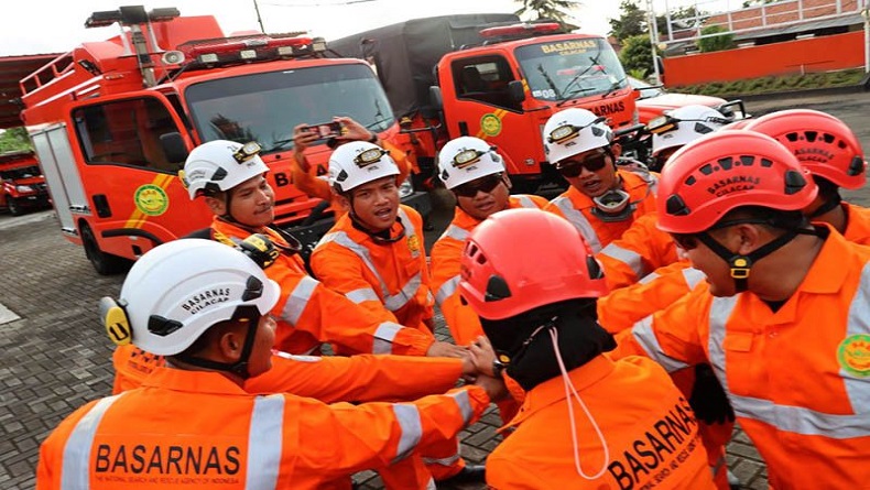 Bantu Evakuasi Korban Gempa di Cianjur, Basarnas Cilacap Berangkatkan 15 Personel Penyelamat