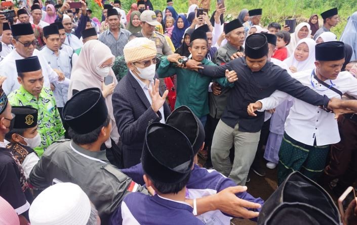 Gempa Cianjur, TGB Zainul Majdi Ajak Ribuan Jemaah di Lombok Timur Bacakan Al Fatihah