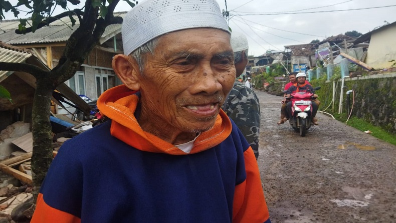 Kisah Spiritual Kakek Ma'mun Selamat dari Gempa Cianjur, Kepala Ditutup Sambil Baca Alquran