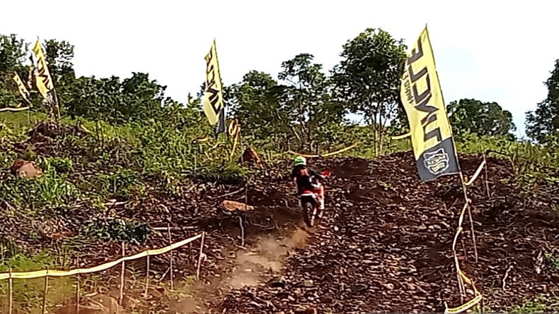Mengintip Bukit Lembah Hitam Banjar, Area Ekstrem untuk Peserta Kejuaraan Motor Trail 