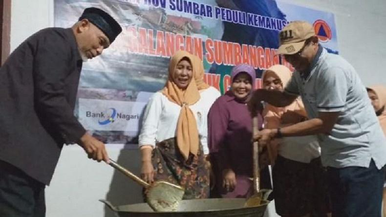 Bantu Korban Gempa Cianjur, Pemkab Dharmasraya Gelar Masak Rendang Massal