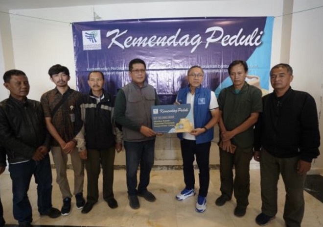 Kemendag Salurkan Bantuan Uang Tunai Rp1,3 Miliar kepada Korban Gempa Cianjur 