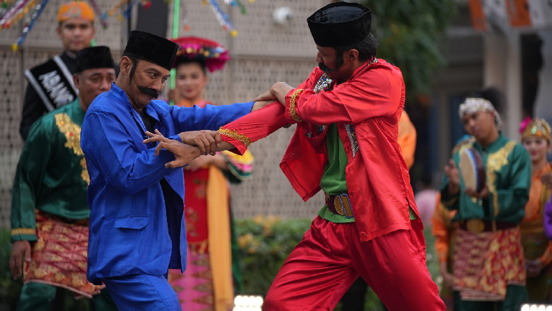 Contoh Tradisi Berpantun yang Ada di Indonesia