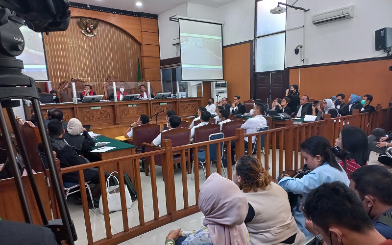 Ngaku Ngefans Ferdy Sambo, Perempuan Ini Nekat Terobos Area Kursi Terdakwa PN Jaksel