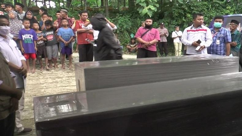 Tiba di Grobogan, Jenazah TKW dan Balitanya Dimakamkan Satu Liang Lahat