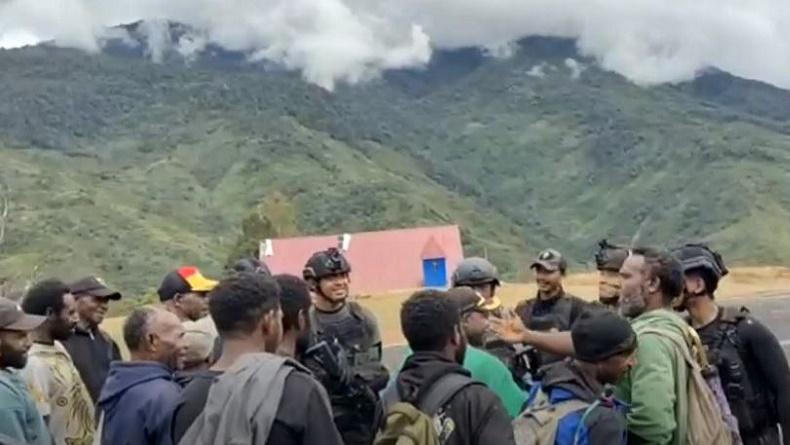 Pengungsi Kiwirok Kembali ke Kampung Halaman, Tempuh Sehari Perjalanan dari Oksibil