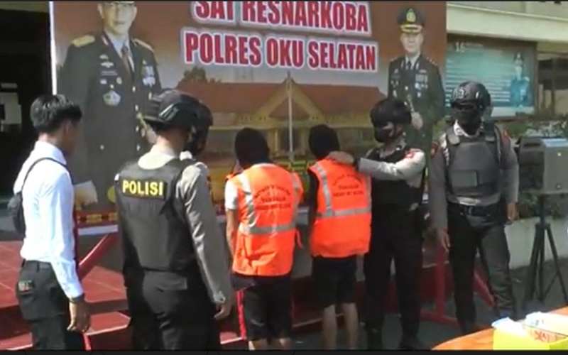 Petani Simpan Puluhan Paket Sabu di Rumah, Menangis saat Ditangkap Polisi 