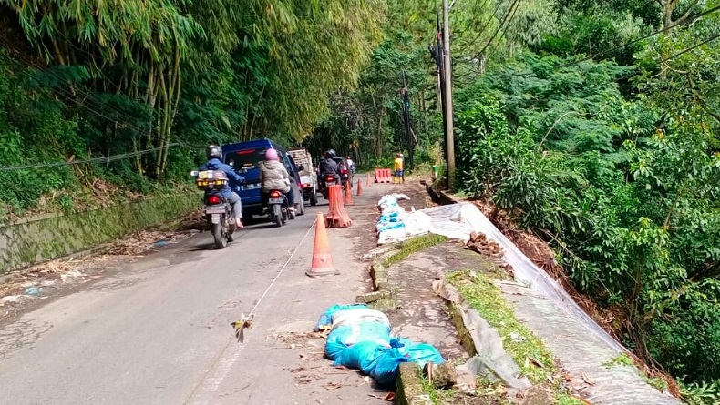 Tebing Objek Wisata Curug Pelangi KBB Longsor Lagi seusai Diguyur Hujan Deras