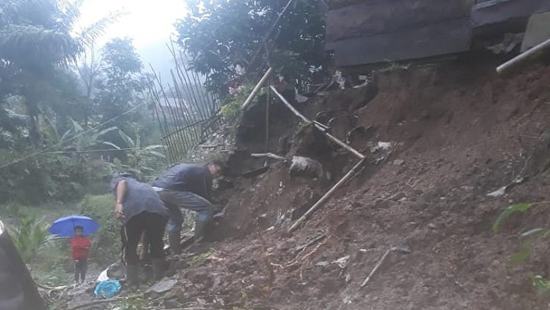 Gempa Garut Magnitudo 6,4 Picu Longsor, 1 Rumah Tertimbun dan Tanah Retak 