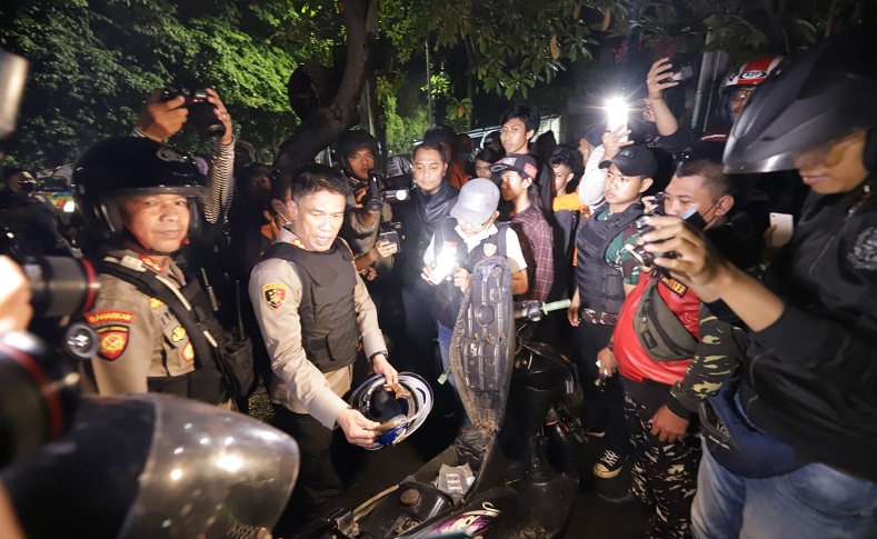 Gelar Operasi Senyap, Petugas Gabungan Buru Ketua Gengster Pelaku Tawuran di Surabaya
