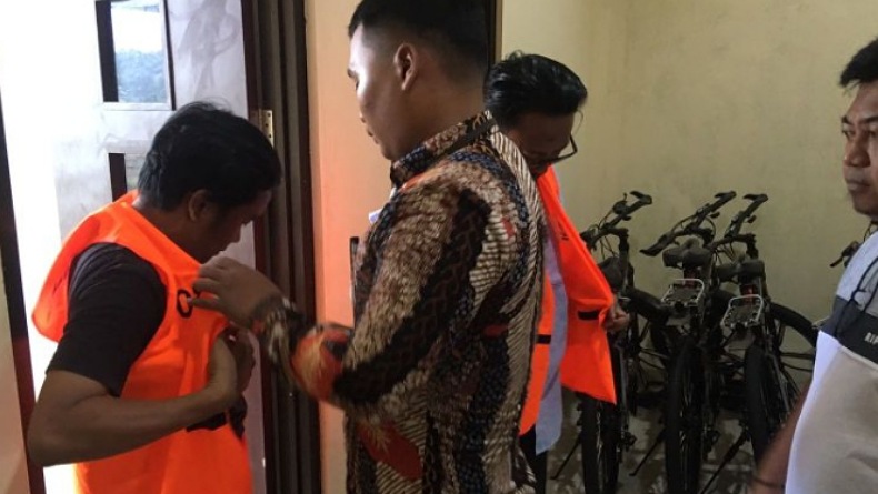 Kejari Gorontalo Utara Pindahkan Tersangka Korupsi Puskesmas Kwandang