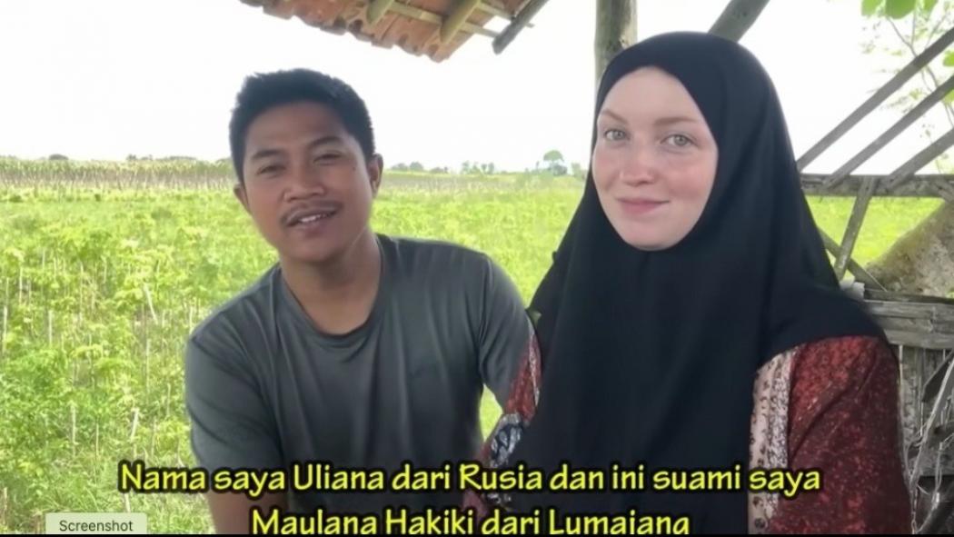 Cerita Pria Desa Nikahi Bule Cantik dari Rusia, Jatuh Cinta Gara-Gara Makan Sate  