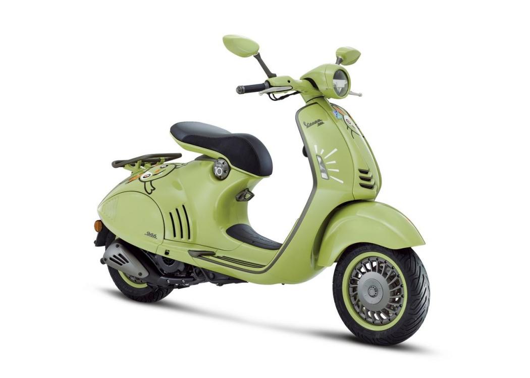 Vespa 946 Edisi Spesial 10 Tahun Siap Goda Konsumen 