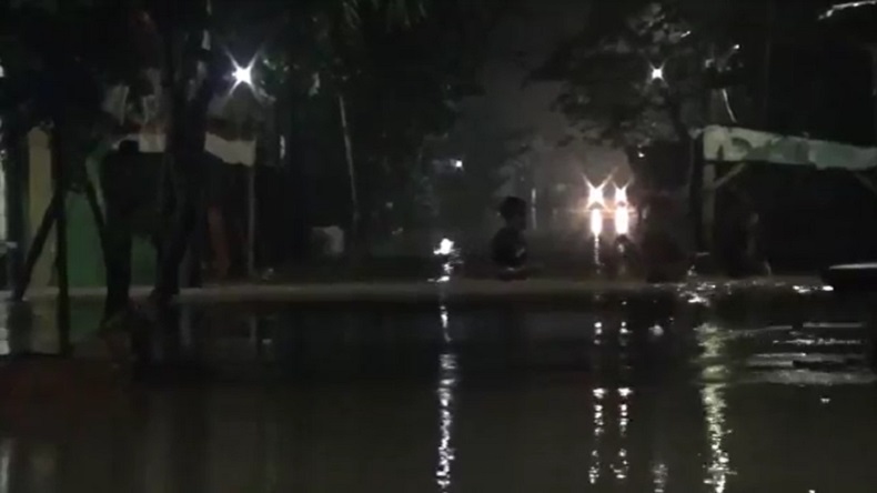 Banjir Rabu Pagi Rendam 7 Desa di Jombang, Ketinggian Air Capai 1,5 Meter
