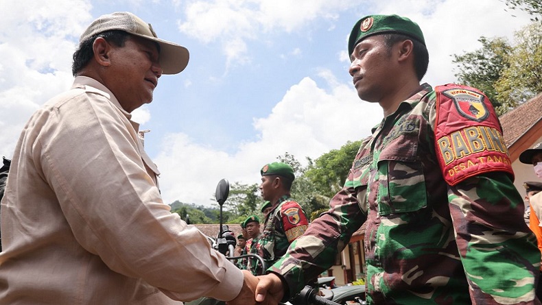 Prabowo Serahkan 10 Motor kepada Babinsa Koramil 0818/14 Turen untuk Perlancar Distribusi Bantuan Korban Semeru