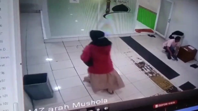 Melahirkan di Kamar Mandi, Remaja 18 Tahun Terekam CCTV Buang Bayi di Terminal Pulogebang