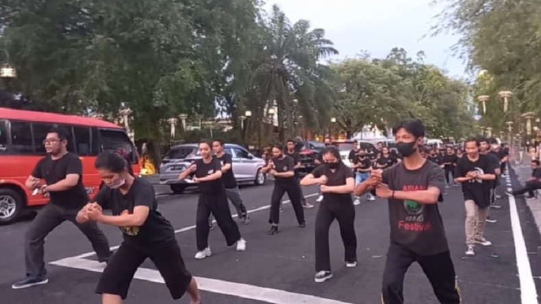Prajurit Pura Mangkunegaran Gladi Bersih Kirab Pernikahan Kaesang-Erina