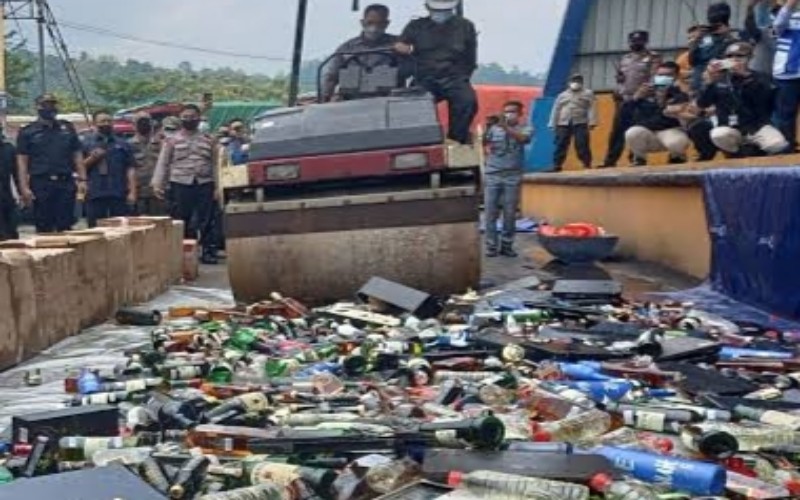 Bea Cukai Palembang Musnahkan Rokok hingga Sex Toys Senilai Rp11 Miliar 