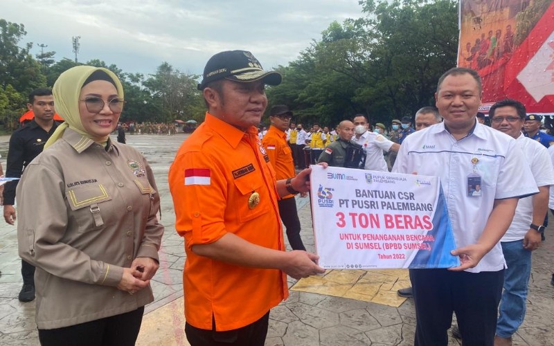 Antisipasi Bencana, BUMN Pupuk Serahkan 3 Ton Beras ke Sumsel