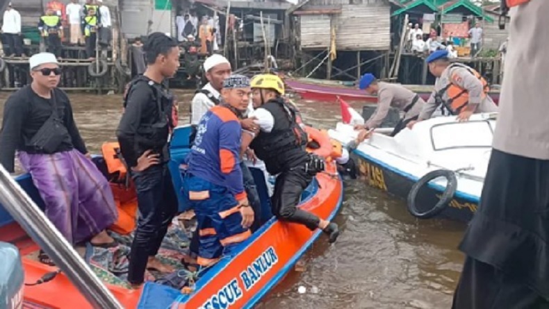 Speedboat Relawan Haul Akbar Habib Basirih Terbalik di Sungai Martapura