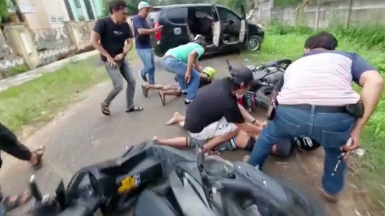 Beraksi di 30 TKP, 2 Gembong Curanmor Berpistol Asal Lampung Ditangkap di Tengah Jalan