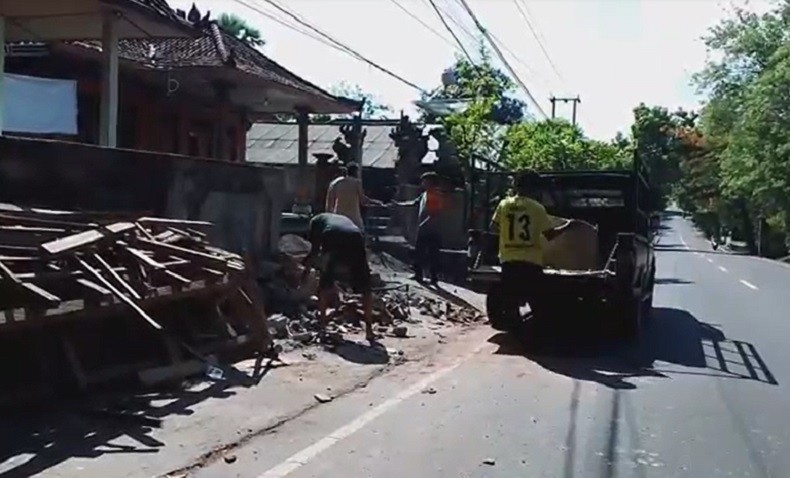 Belasan Rumah dan Pura di Karangasem Rusak akibat Gempa Beruntun di Bali