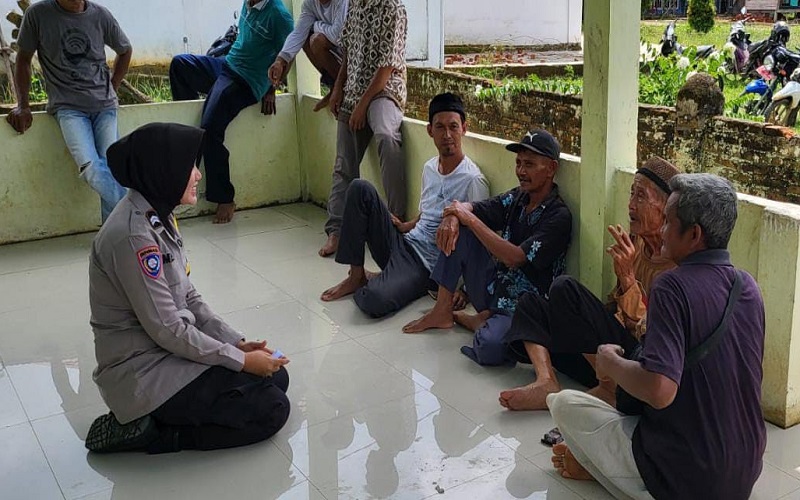 Briptu Selvia dan Melvi, 2 Polwan Cantik Keluar Masuk Desa Jadi Bhabinkamtibmas 