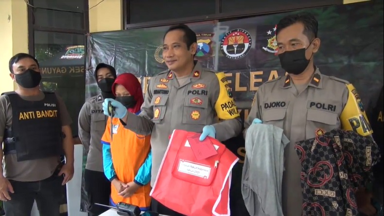 Tega, Ibu Bunuh dan Buang Jenazah Bayinya di Pinggir Jalan Menanggal Surabaya
