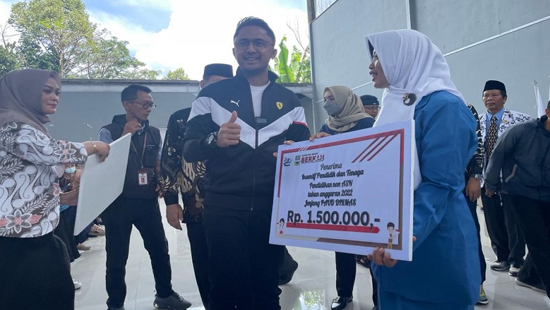 Hore, 6.142 Guru Non ASN di KBB dapat Insentif Rp9,2 Miliar di Akhir Tahun