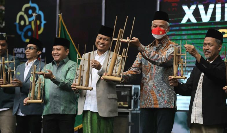  Buka Konferwil Jateng, Ganjar Ajak IPNU-IPPNU Siapkan Pemimpin Masa Depan 