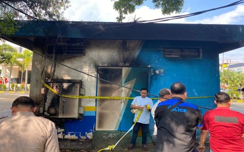 Gardu Listrik di Kampus Palembang Terbakar, Pengunjung Mal Heboh