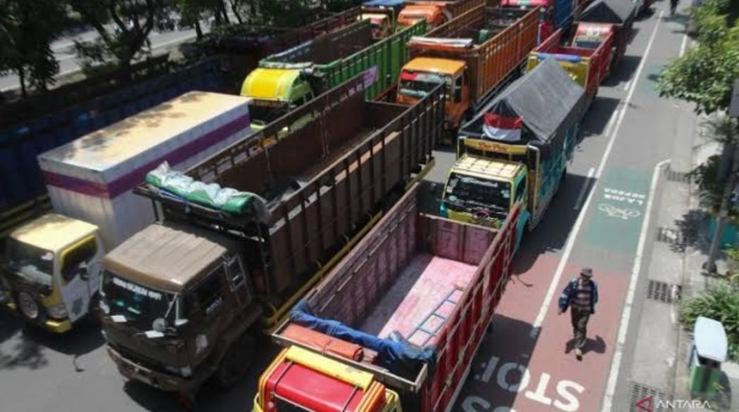 Banyak Truk Kecelakaan akibat ODOL, Pengamat: Perlu Dikeluarkan Instruksi Presiden