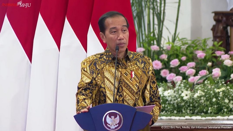 Senang Lihat Antrean PKL-Restoran pada Malam Hari, Jokowi: Artinya Daya Beli Itu Ada