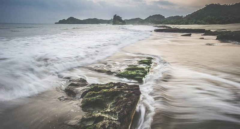 Mengenal Pantai Bajul Mati di Malang, Ada Ikon Buaya yang Misterius Bikin Penasaran 