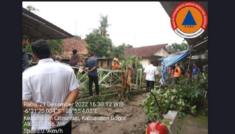 Angin Kencang Terjang Citeureup Bogor, 13 Atap Rumah Rusak