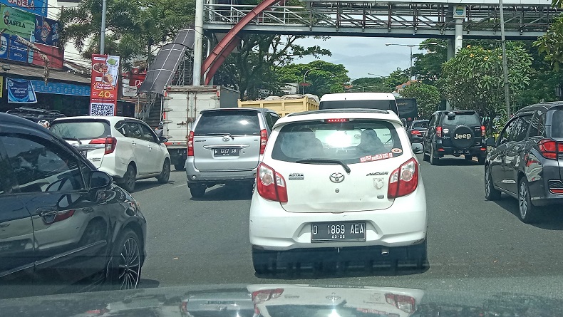 Jelang Libur Nataru, Sejumlah Ruas Jalan di Kota Bandung Mulai Macet