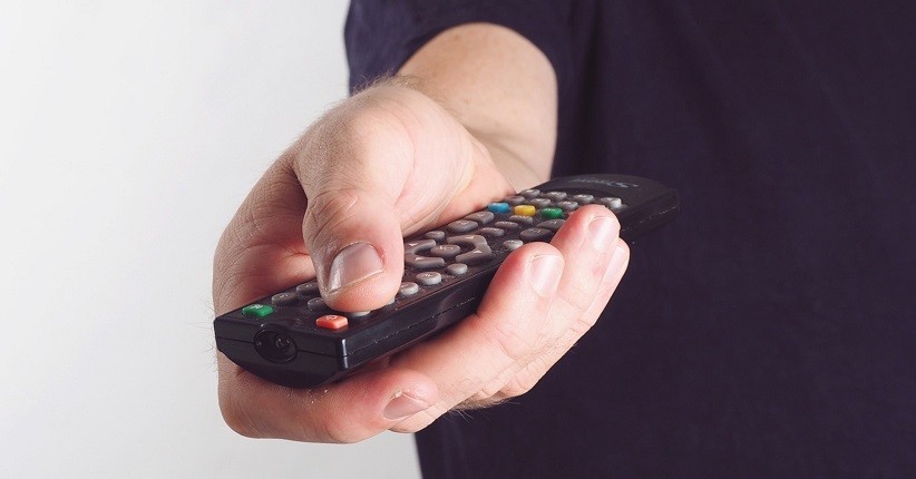  TV Analog Dimatikan, Warganet Surabaya: Lagi Asyik Nonton Padahal
