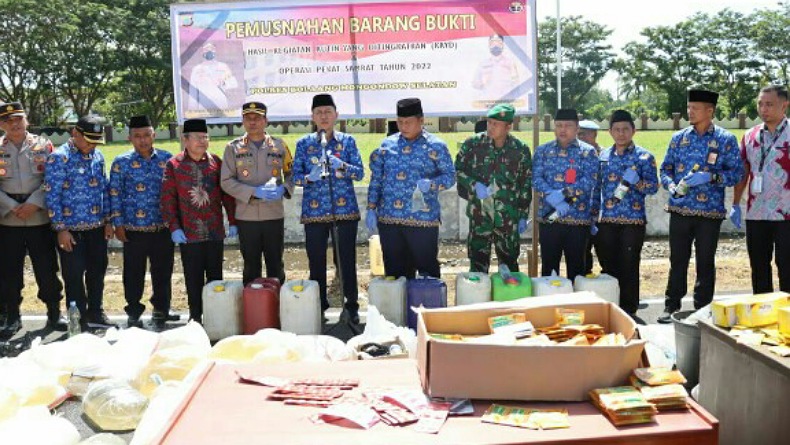 Polres Bolsel Musnahkan Ribuan Liter Miras Cap Tikus Hasil Operasi Kepolisian