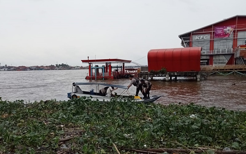 Pria Berambut Cepak Ditemukan Tewas di Sekitar Jembatan Ampera