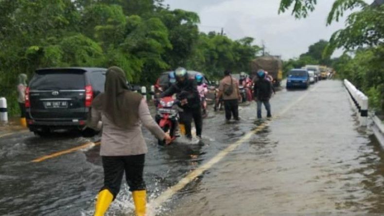 Masyarakat Pesisir Pangkalpinang Diimbau Waspada Banjir Rob selama Nataru