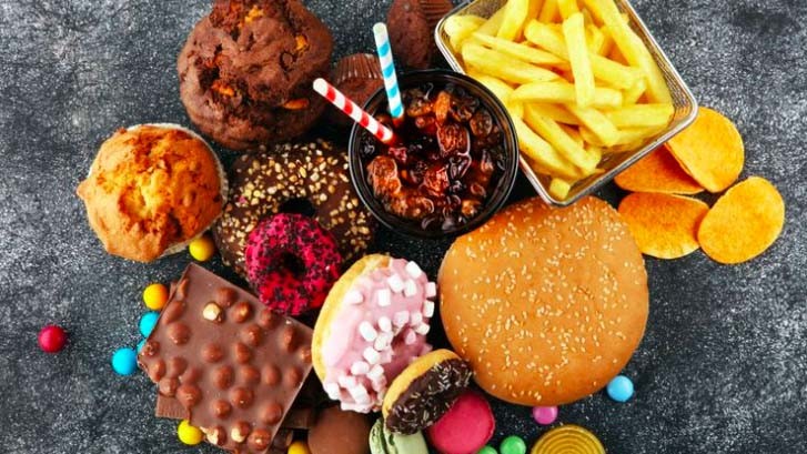 Jangan Kalap Makan Manis dan Gorengan saat Perayaan Natal, Ini Batas Amannya