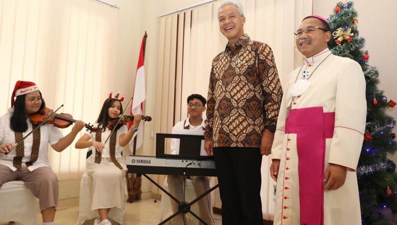 Natal di Jateng Lancar dan Kondusif, Uskup Agung ke Ganjar: Kami Sangat Bergembira