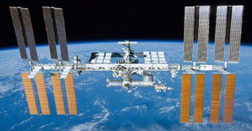 Cara Astronot Muslim Tentukan Arah Kiblat saat di Luar Angkasa