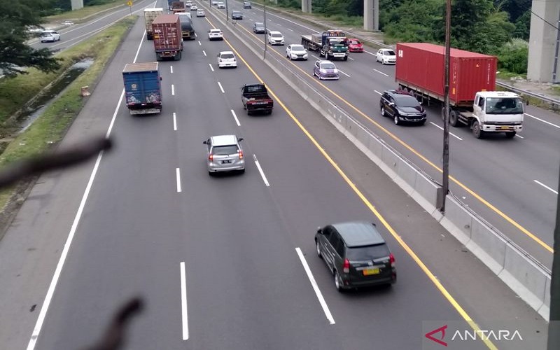 Pagi Ini Arus Lalu Lintas di Tol Japek Lancar, Arus Balik Terjadi Minggu Malam 